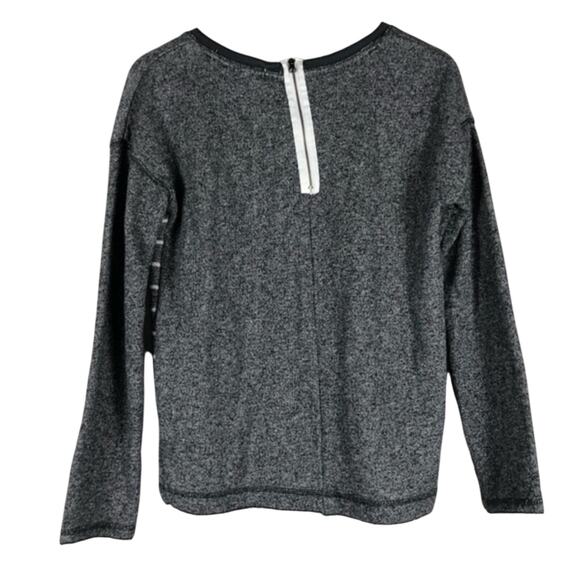 Aeropostale Sweater Womens M Gray White Stripe V-Neck Long Sleeve Raw Hem Casual - Picture 4 of 5